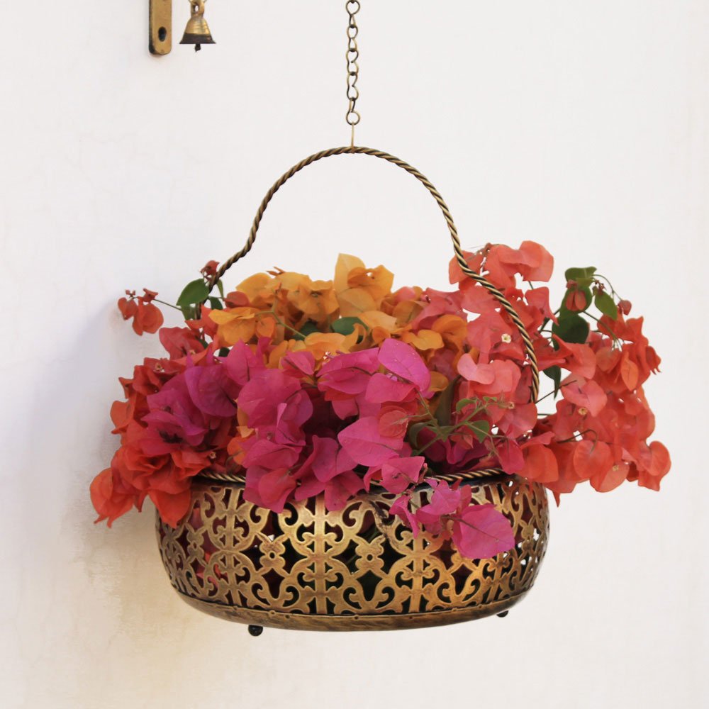 Jardinière Murale en Bois  Hanging flower pots, Hanging flower baskets,  Baskets on wall